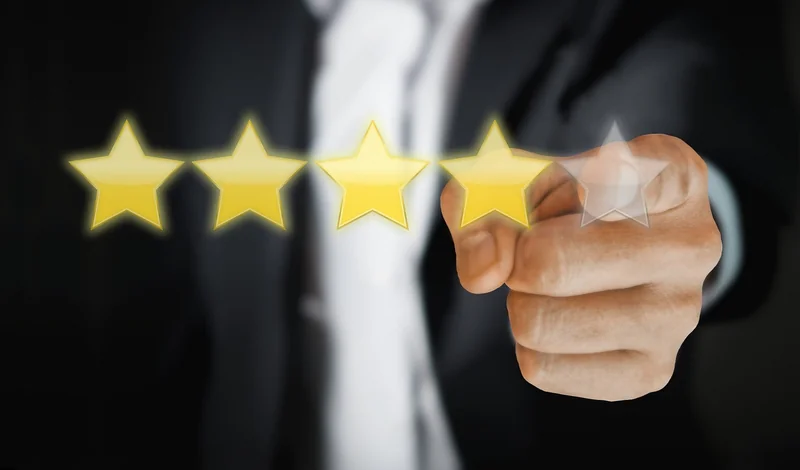 2. Les avis clients : le nouveau moteur du SEO local